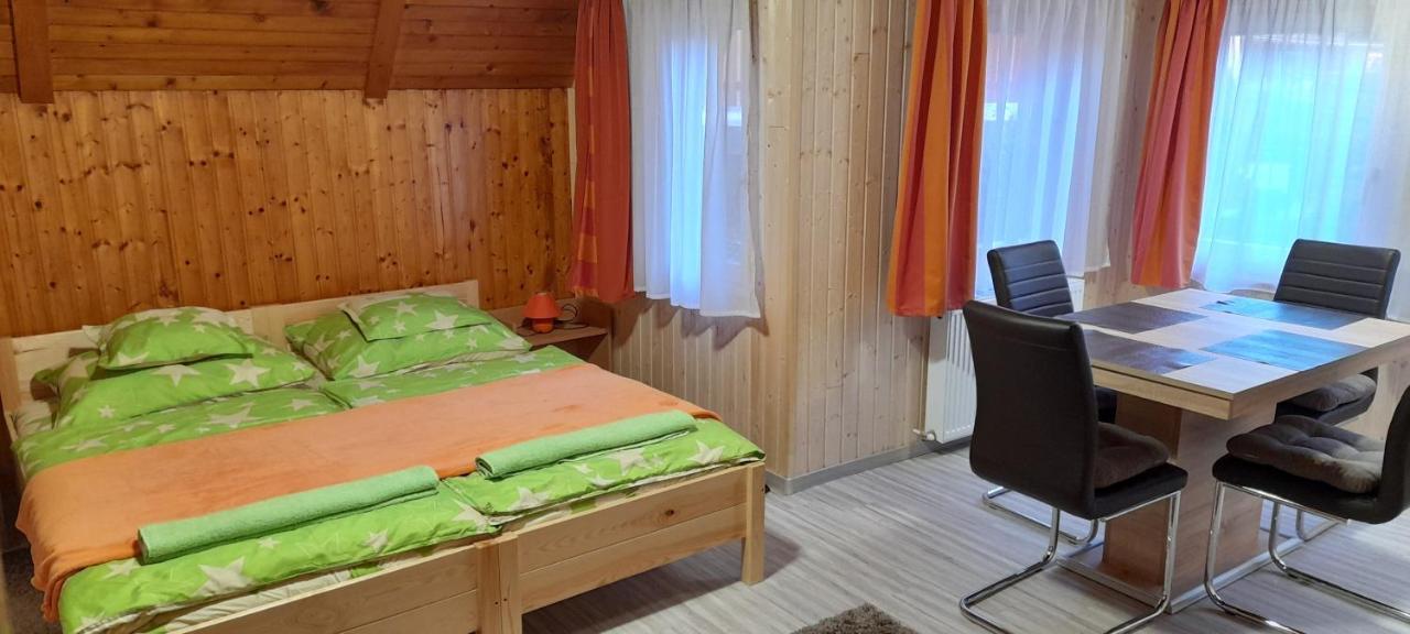 Keri Apartman Mosonmagyaróvár Exteriör bild