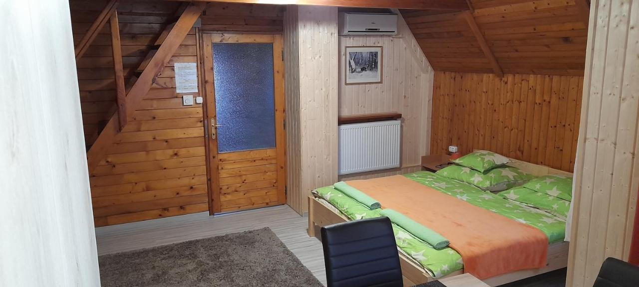 Keri Apartman Mosonmagyaróvár Exteriör bild