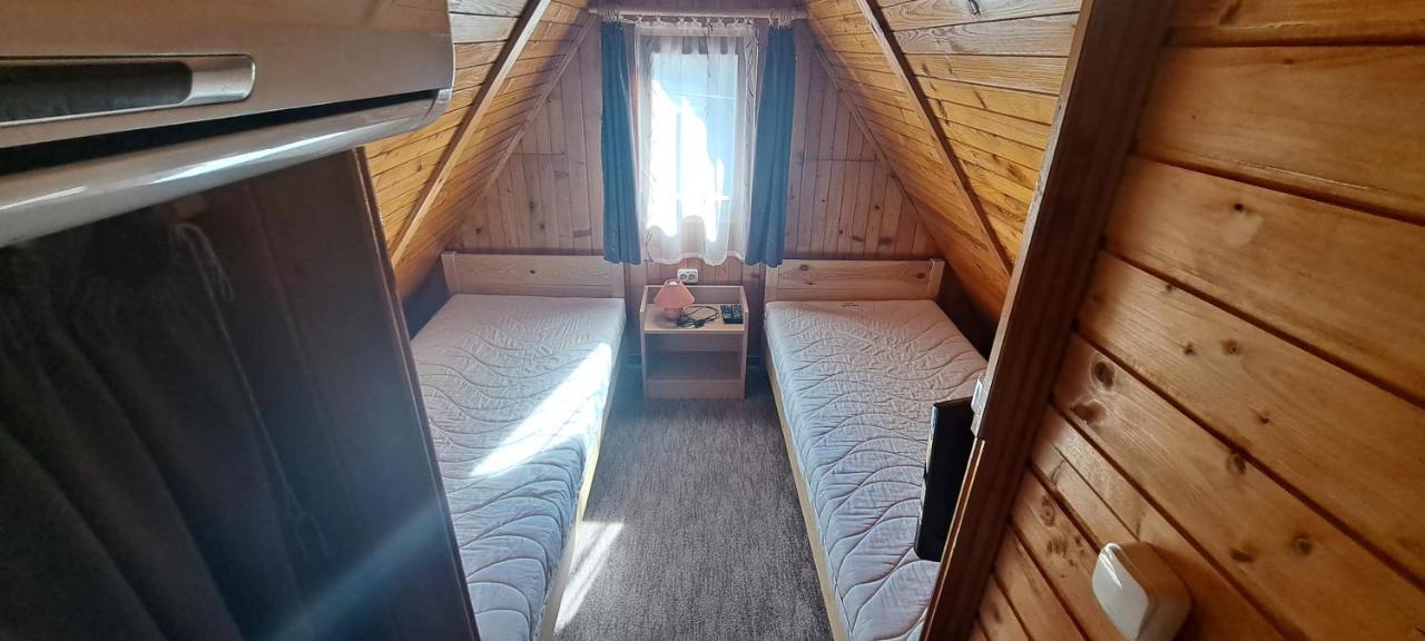 Keri Apartman Mosonmagyaróvár Exteriör bild