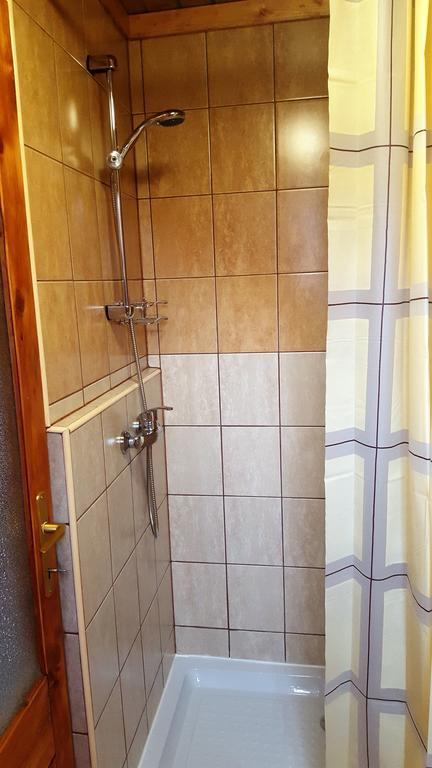 Keri Apartman Mosonmagyaróvár Exteriör bild