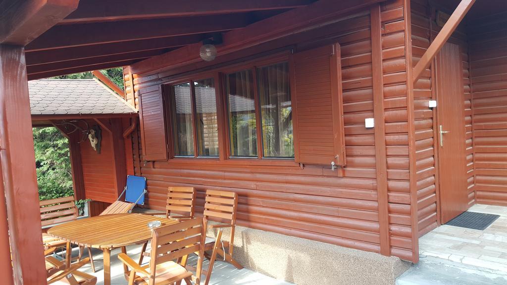 Keri Apartman Mosonmagyaróvár Exteriör bild