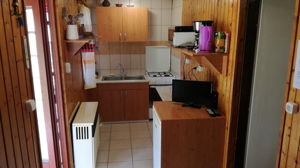 Keri Apartman Mosonmagyaróvár Exteriör bild
