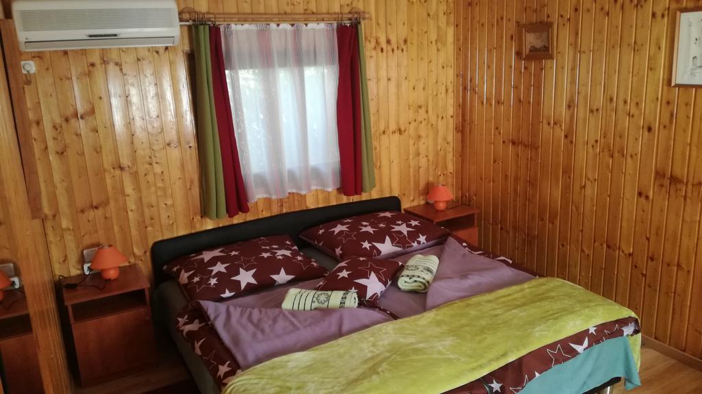 Keri Apartman Mosonmagyaróvár Exteriör bild