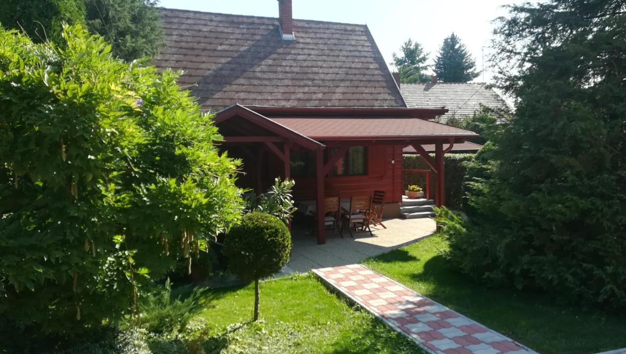 Keri Apartman Mosonmagyaróvár Exteriör bild